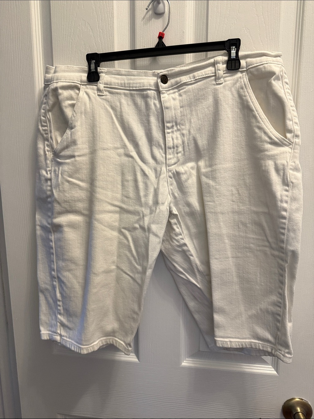 Diane Gilman Women’s White Denim Casual Shorts - Classic Summer Staple